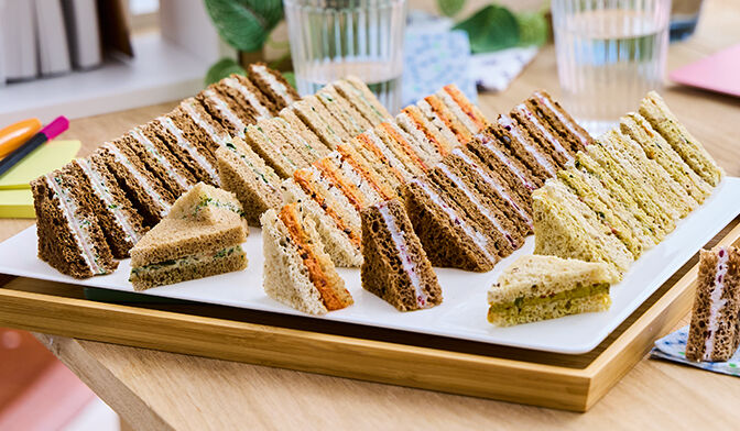Assortiment de 65 club-sandwichs