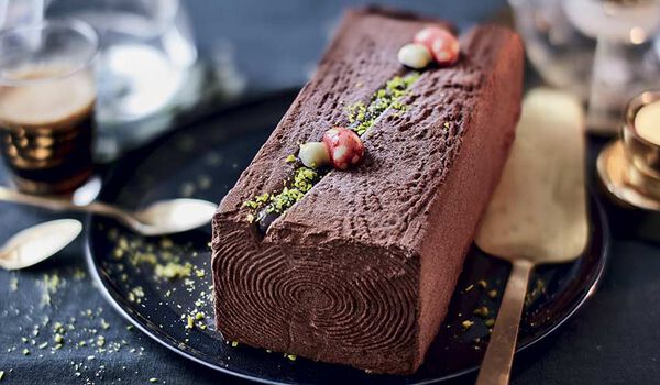 BÃ»che pÃ¢tissiÃ¨re chocolat-noisette, 8 parts