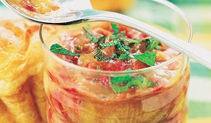Compote de rhubarbe, framboise, miel et menthe