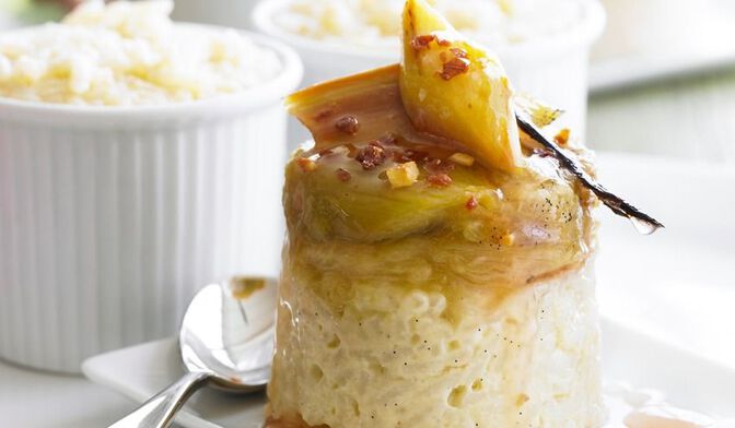Riz au lait à la rhubarbe et caramel au beurre salé