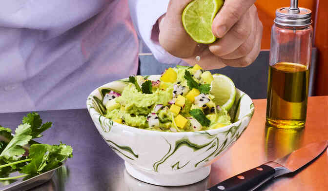Guacamole d'avocat aux fruits exotiques