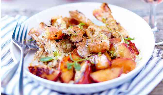 Langoustines aux épices, nectarines grillées