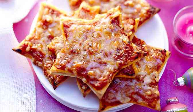 Feuilleté étoile à la tomate et au fromage de brebis