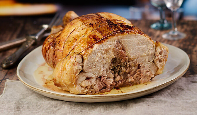 Chapon farci au bloc de foie gras de canard — vue 3