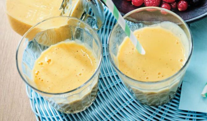 Fruits pour smoothie mangue, kiwi, banane, goyave, acérola