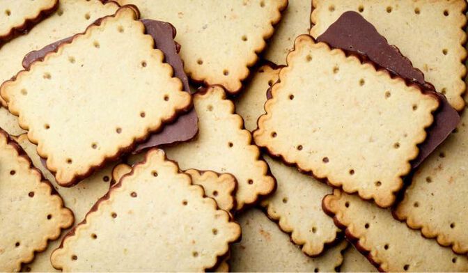 Biscuits petit-beurre au chocolat au lait