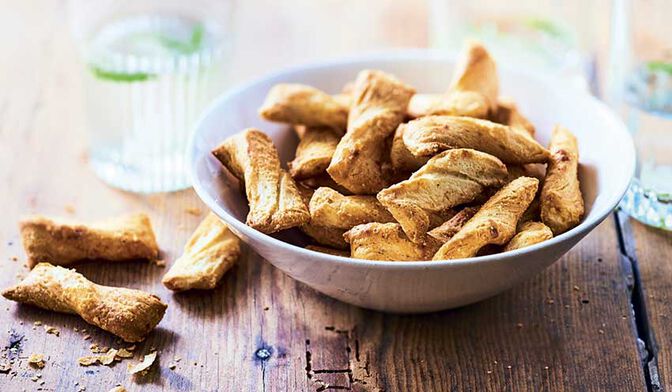 Mini-flûtes feuilletées emmental