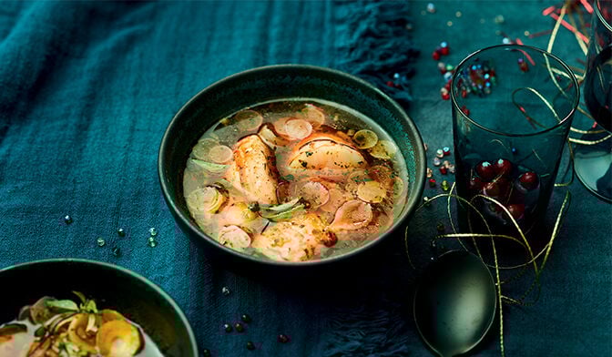 Queue de langouste, bouillon épicé à la citronnelle
