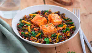 SAUMON TANDOORI/RIZ NOIR