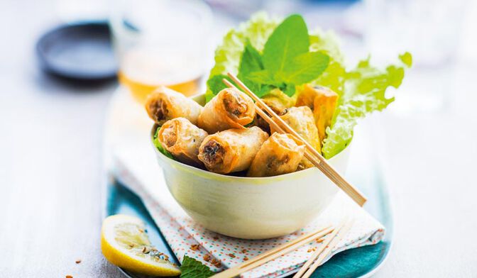16 mini-nems : poulet-menthe, légumes-coriandre