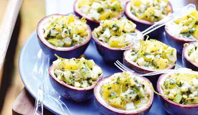 Tartare de d'églefin, fruits de la passion, pomme verte et ananas