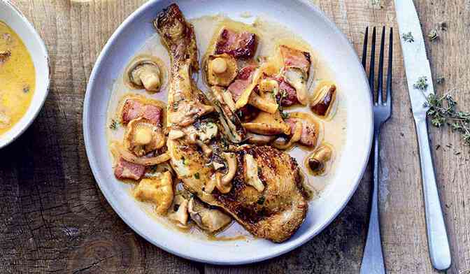 Cocotte de poulet et de champignons à la forestière