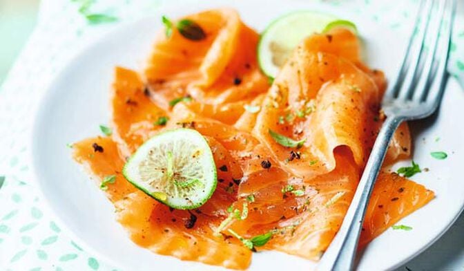 Carpaccio de saumon mariné