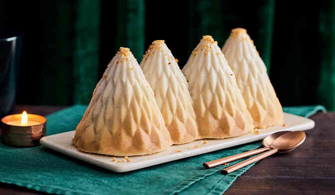 Bûche glacée Cîmes enneigées : amande, noix de pécan, sirop d'érable