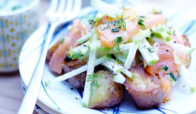 Salade de pomme de terre et saumon mariné aux échalotes
