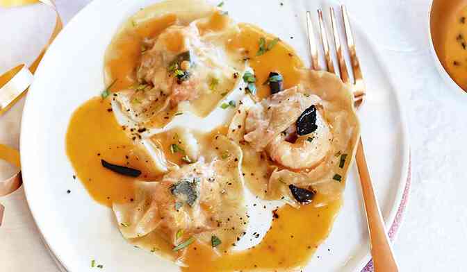 Ravioles de langoustines, sauce crémeuse à la truffe