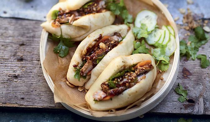 Gua bao au porc caramélisé et aux épices