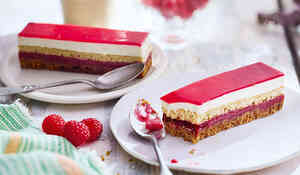 2 ENTREMETS FRAMB-VANILLE