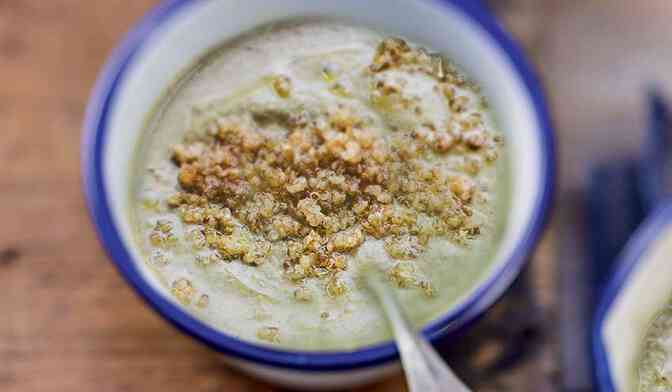 Soupe de lait à l’oseille et quinoa