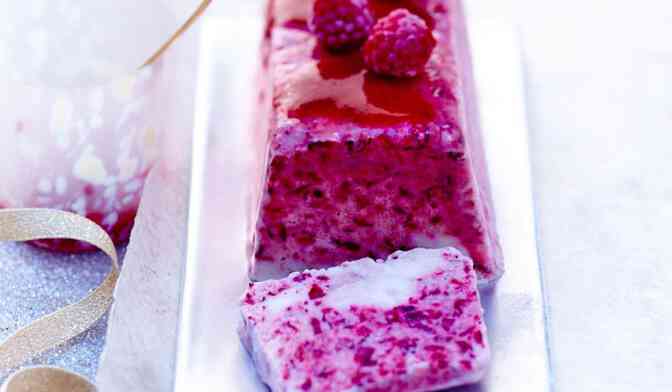 Semifreddo aux cerises griottes et coulis de fruits rouges