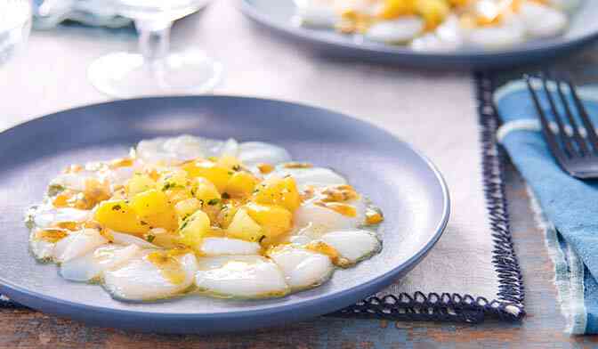 Carpaccio de Saint-Jacques, brunoise de fruits exotiques