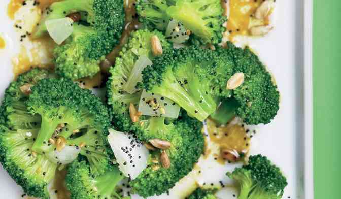 Salade tiède de brocolis aux trois céréales