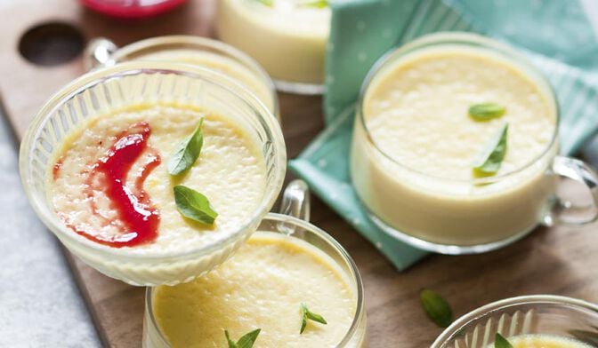 Petites crèmes à la menthe et au basilic