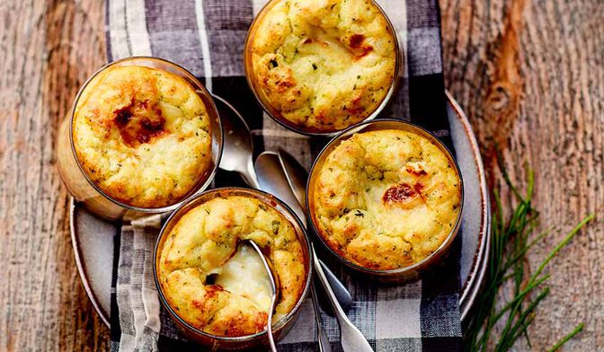 Soufflé de pomme de terre, cœur fondant au fromage