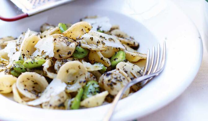 Orecchiette pesto de menthe, petites fèves