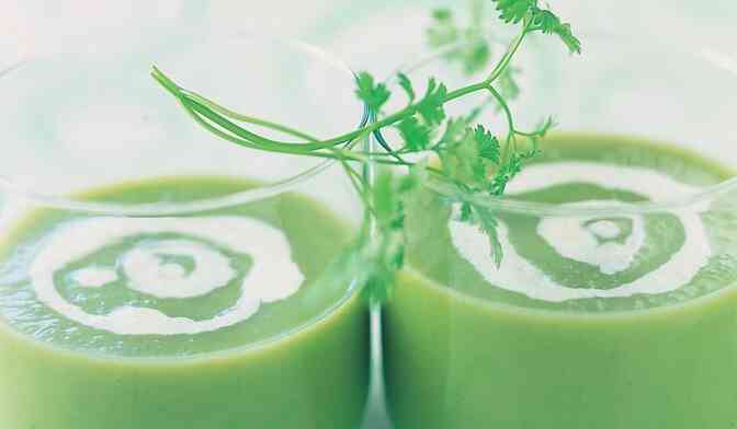 Velouté glacé de brocolis au cerfeuil
