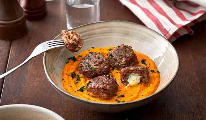 Boulettes de boeuf au fromage, purée de patate douce