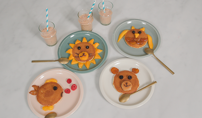 Pancakes têtes d’animaux et milkshake aux fruits