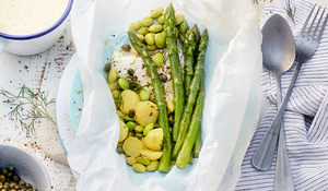 Papillote de cabillaud aux asperges et edamames