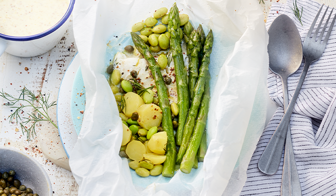 Papillote de cabillaud aux asperges et edamames