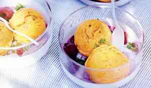 Sorbet mangue au lait de coco, coriandre et framboise