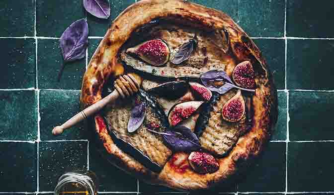 Pizza aux figues et aux aubergines par Sandrine Saadi @fraiseetbasilic