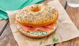 Bagel saumon fumé, fromage frais, ciboulette
