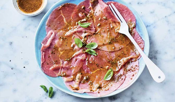 Carpaccio de boeuf et sa marinade au pistou