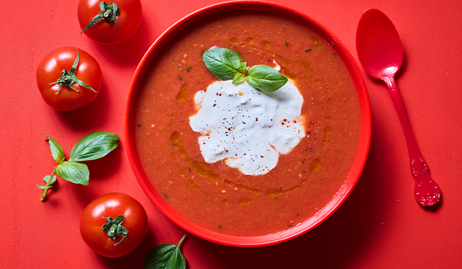Soupe de tomates, framboises & basilic