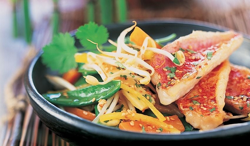 Filets de rouget marin&eacute;s &agrave; l'asiatique