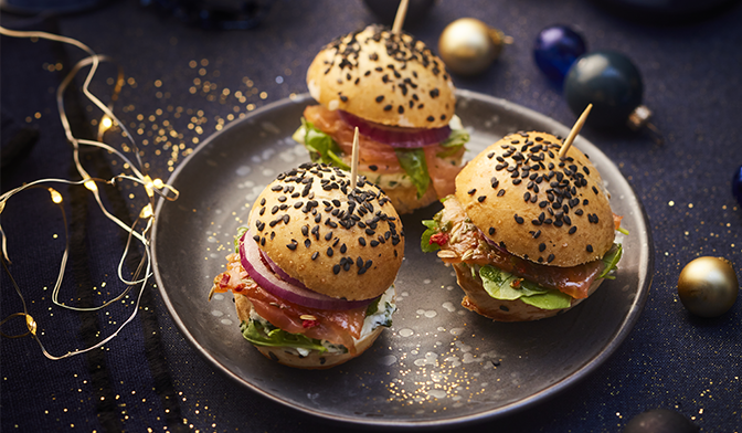 Mini-burgers de saumon marin&eacute;