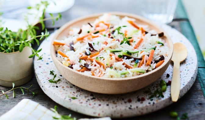 Riz basmati cuisiné aux petits légumes — vue 2