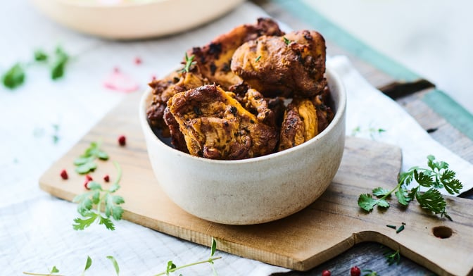 Bouchées de poulet tikka marinées, cuites — vue 2