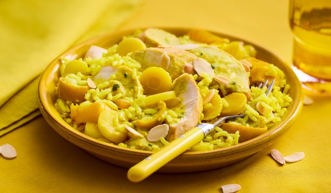 Emincés de poulet, riz à la sauce mangue et curry — vue 2
