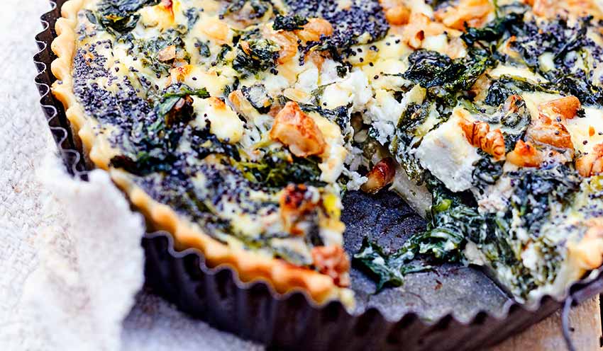 Tarte aux &eacute;pinards, noix, ch&egrave;vre frais