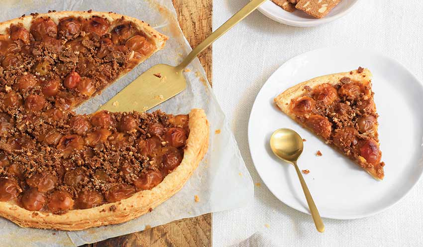 Tarte feuillet&eacute;e, mirabelle et amande