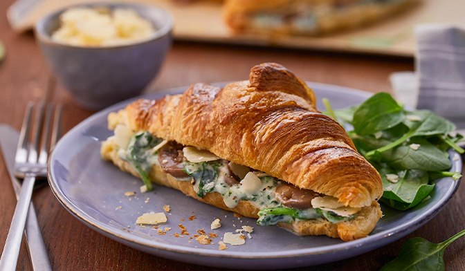 Croissants aux champignons et &eacute;pinards &agrave; la b&eacute;chamel