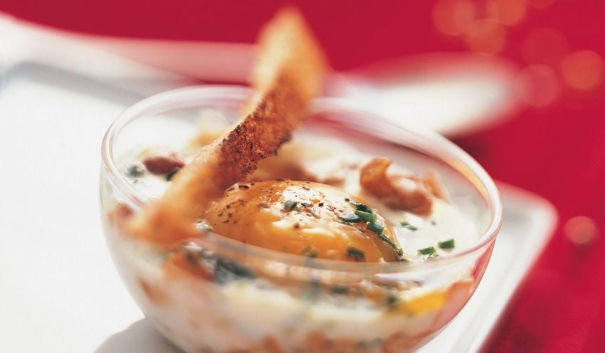 &OElig;ufs cocotte aux girolles et foie gras