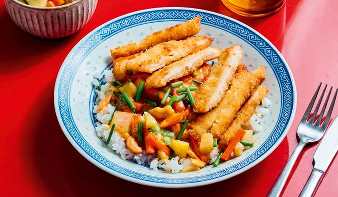 Poulet karaage, riz et légumes cuisinés — vue 2