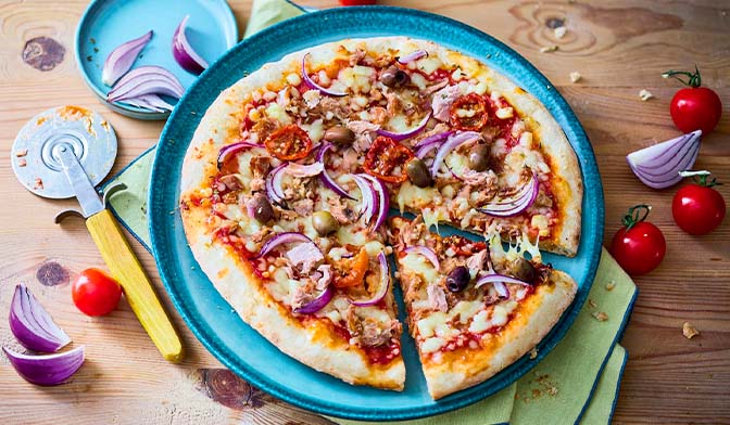 Pizza thon, tomate, olive — vue 2